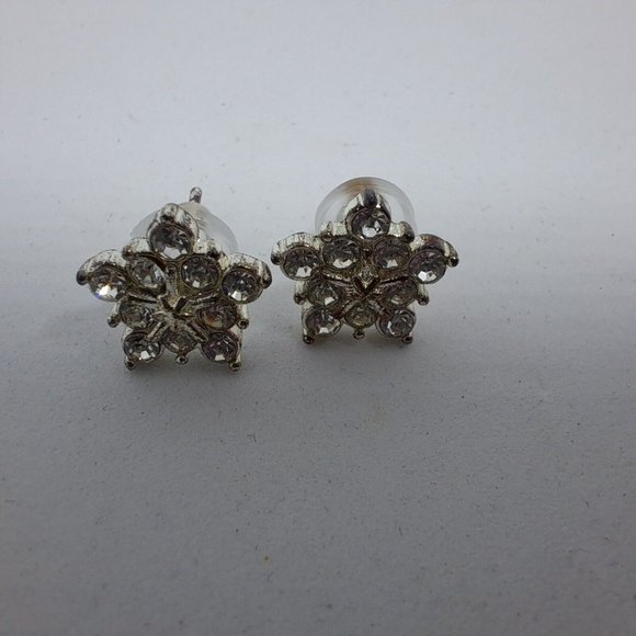 Earrings Snowflake Bling Silver Tone studs - Picture 2 of 3